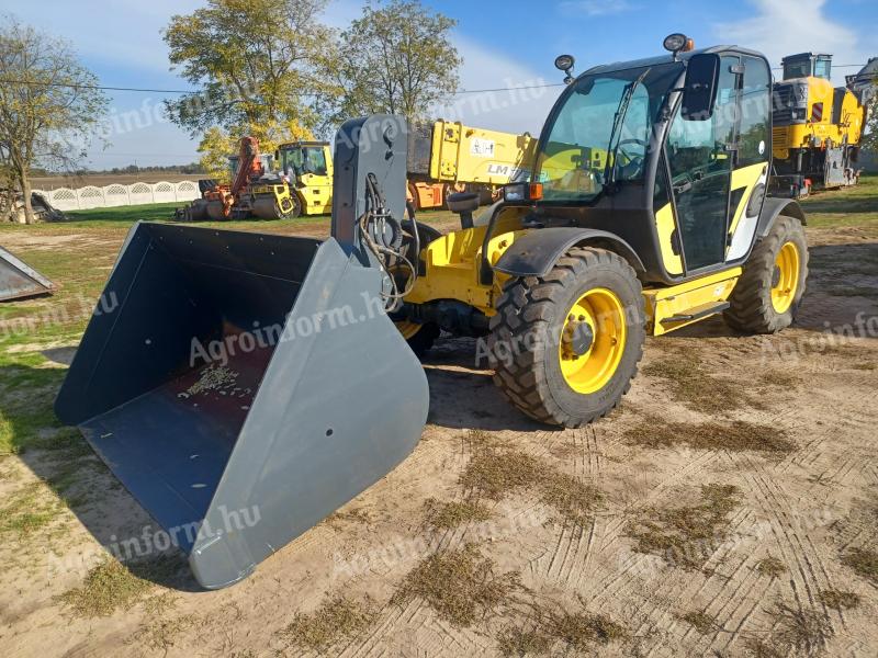 New Holland LM732 típusú teleszkópos rakodógép