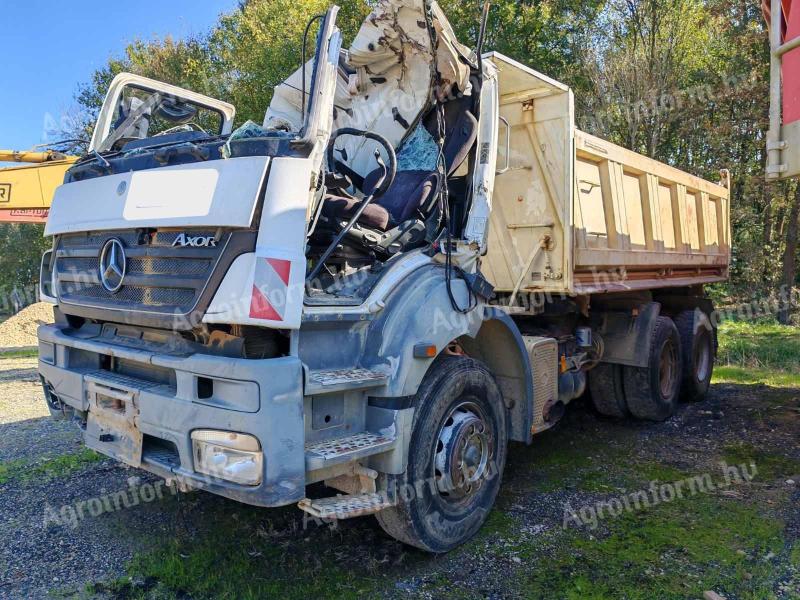 MERCEDES-BENZ AXOR 2643 - 6x4 - Törött fülkével - FELÉPÍTMÉNY NÉLKÜL