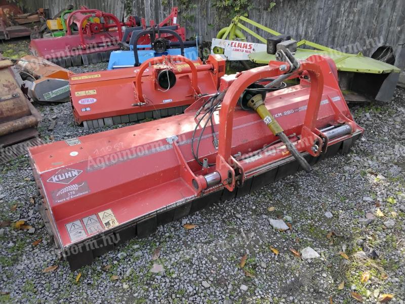 Kuhn 280cmes kalapácsos szárzuzó