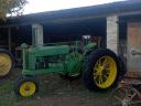 Veterán traktor: John Deere A