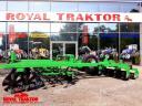 AGRIMETAL 4,4 M VONTATOTT - HIDRAULIKUS KOMPAKTOR - RAKTÁRKÉSZLETRŐL - ROYAL TRAKTOR