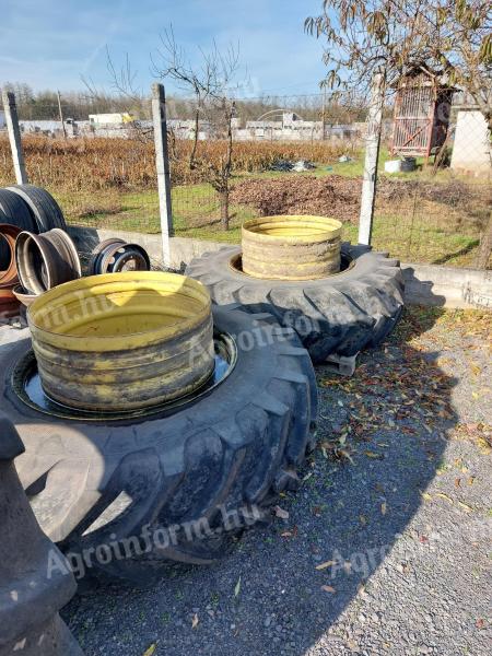 Belshina Bel-15 20.8 R38 Gumiabroncs,  John Deere felnivel