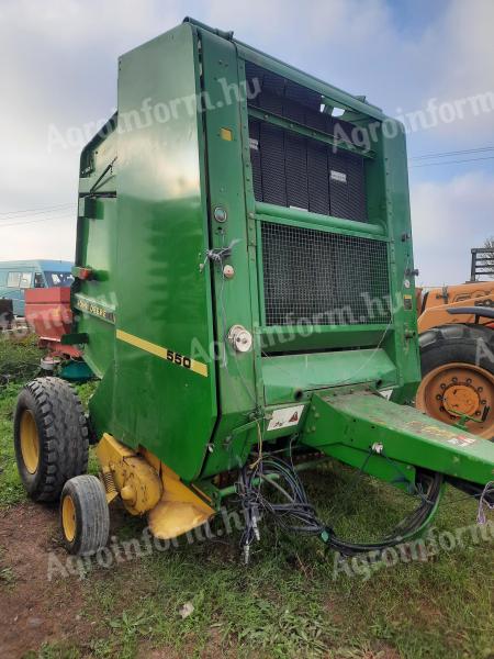 John Deere 550 körbálázó