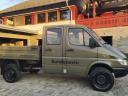 Katonai honvédségi Mercedes Sprinter 4x4