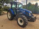 New Holland traktor