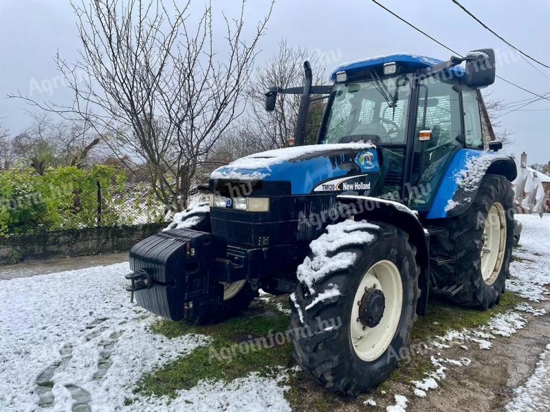 Eladó New Holland TM120