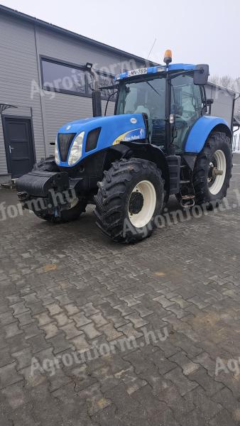 New Holland T7040