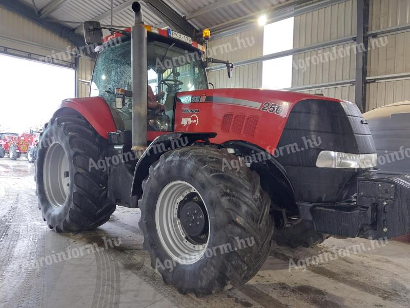 CASE IH MAGNUM 250 traktor 5000 üzemórával - KAVOSZ lízingben is