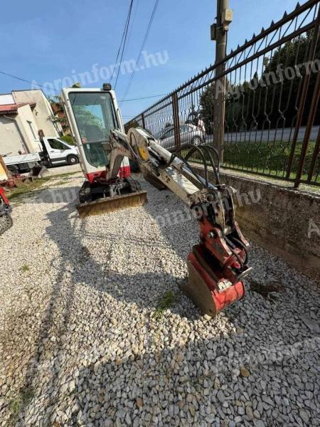 Takeuchi TB216 markoló sok kanállal,  Power Tilt,  gyorscsatlakozó