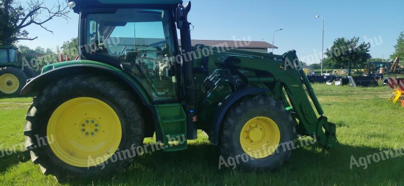 John Deere 6115 R traktor