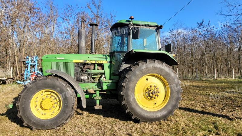 John Deere 4455