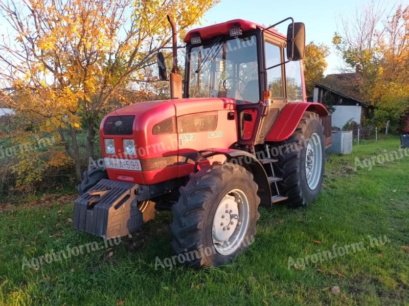 MTZ 920.3 TRAKTOR 2.597 ÜZEMÓRÁVAL