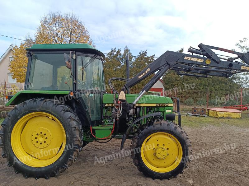 John Deere 2650