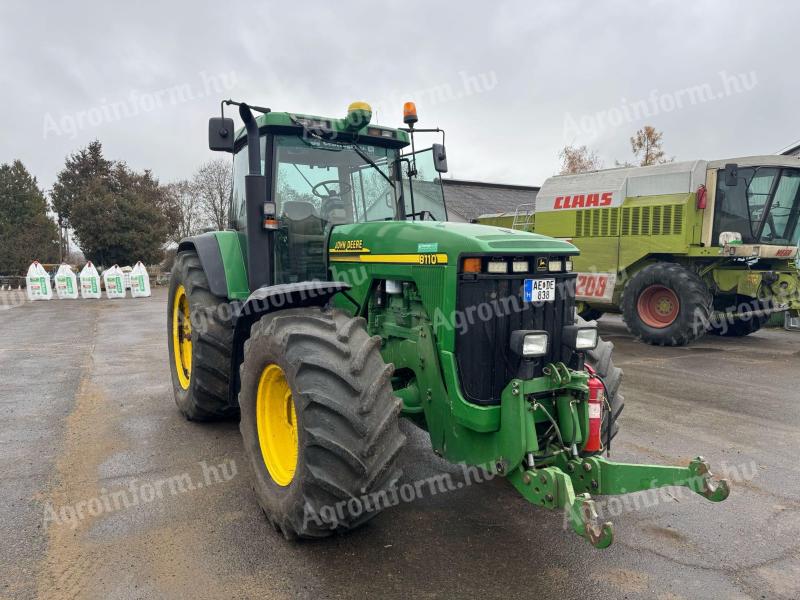 John Deere 8110