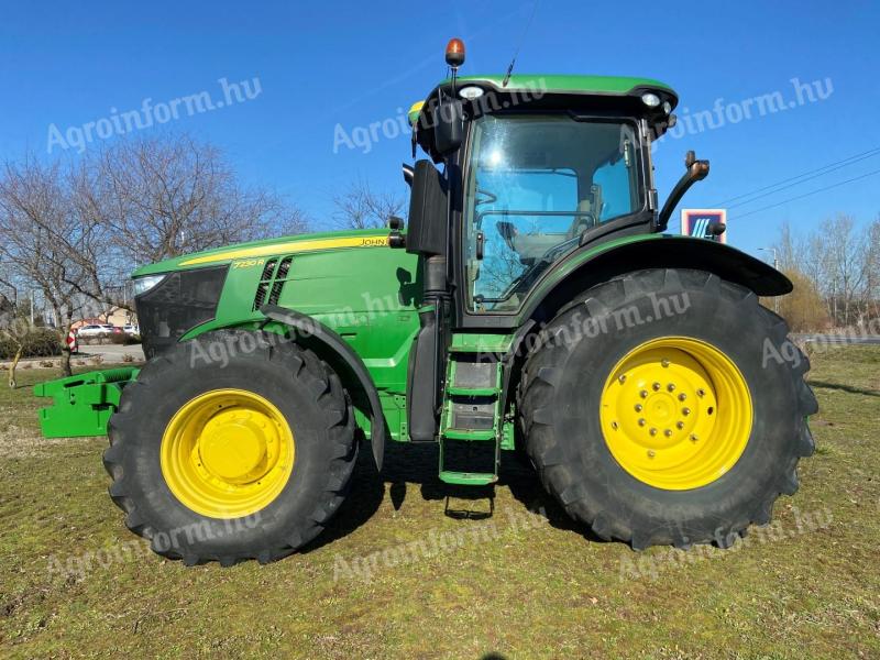 John Deere 7230R