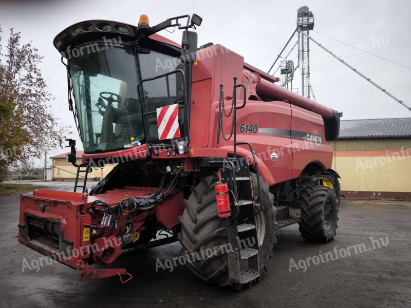 Case IH Axial Flow 6140 kombájn újszerű állapotban eladó