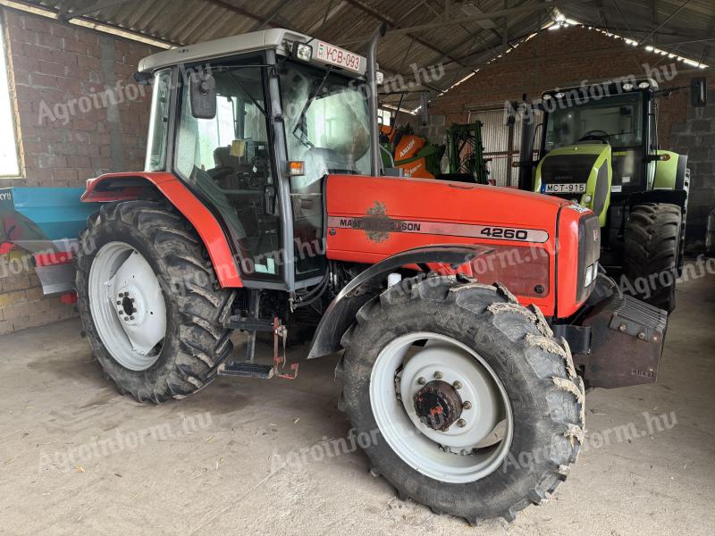 Massey Ferguson 4260 traktor