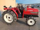 Mitsubishi MT305 összkerekes,  szervós,  négyhengeres,  irányváltós,  30 LE traktor