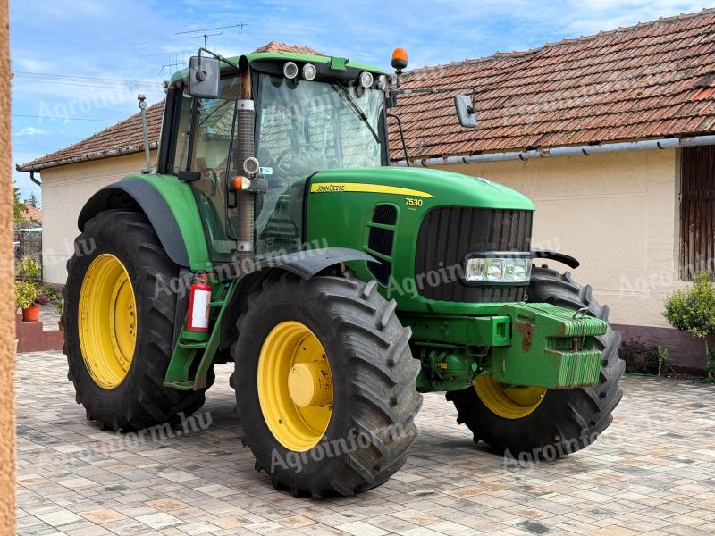 John Deere 7530 Premium traktor