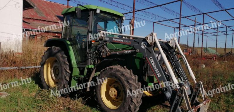 John Deere 6110 rakodóval