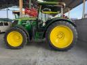 John Deere 6215R