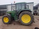 John Deere 6810