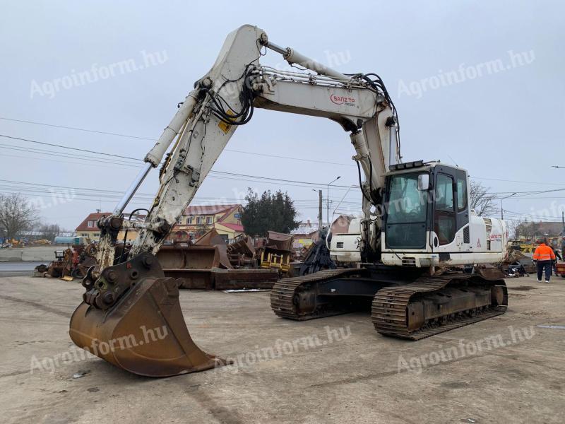 Komatsu PC240NLC-8 lánctalpas kotró