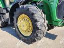 John Deere 8220