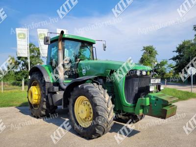 John Deere 8220