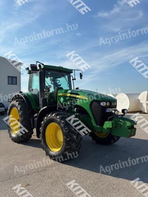 John Deere 7820