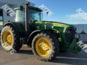 John Deere 8520