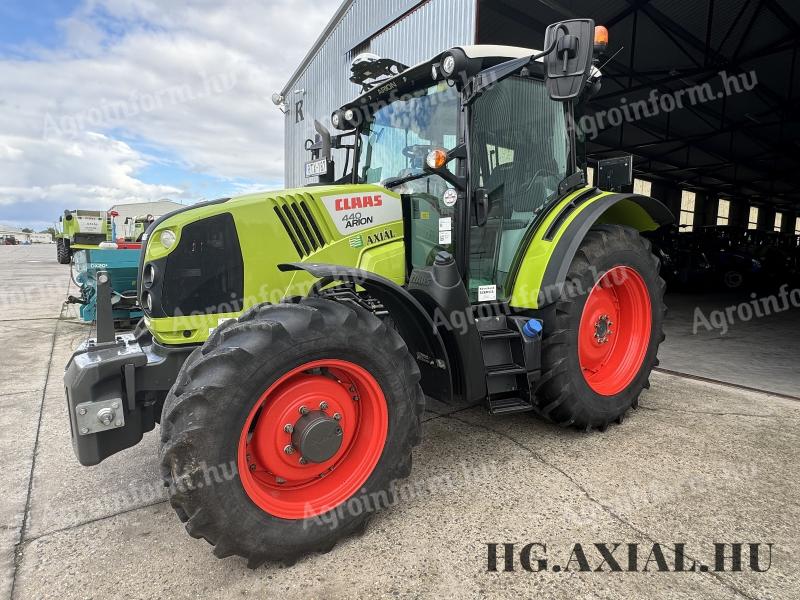 Claas Arion 440 Traktor