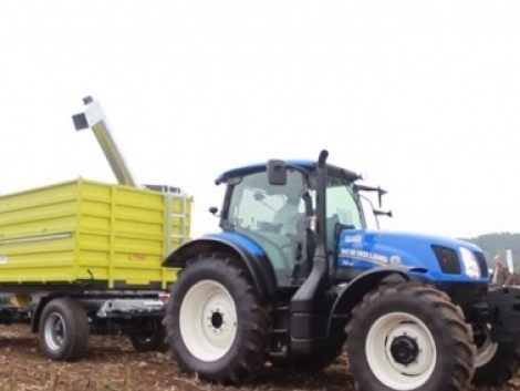Fliegl letolókocsi és DK 180-as pótkocsi a szántóföldön! (+Videó!)