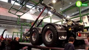 Fliegl ezüstérmes innováció és a hazai fejlesztésű pótkocsik a 2013-as Agritechnikán