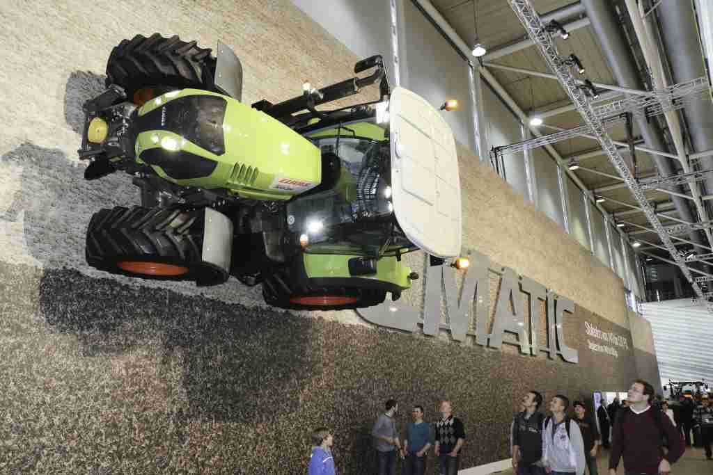 Claas traktor az Agritechnica kiállításon 2013-ban