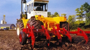 Sose megy ki a divatból – Rába-Steiger 250