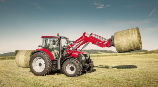 LUXXUM traktor és a szemtelenül egyszerű-nagyszerű új CLAAS kasza