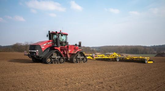 Agro-Békés megmérettetés: Case IH nagytraktorok és az egyrotoros kombájn próbája Agro-Békés megmérettetés: Case IH nagytraktorok és az egyrotoros kombájn próbája