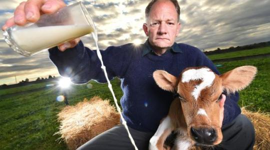 A tejtermelő és sertéstartó segítséget kap, – a többiek meg kutassanak új piacok után?
