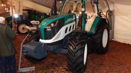 A jövő a múltban kezdődik – ARBOS traktor az AGROmashEXPO-n