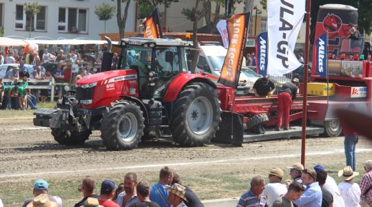 Lóerők a talajon – Massey Ferguson győzelem a traktorhúzó Európa Kupán