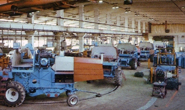 kombájnok a gyárban