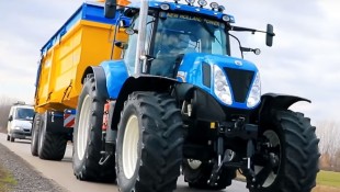 GÉPTESZT: Egyedi fényezésű ZDT pótkocsi az Agrotec-től