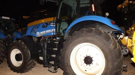 Traktorok navigációs rendszerét lopta ki egy ácsi férfi