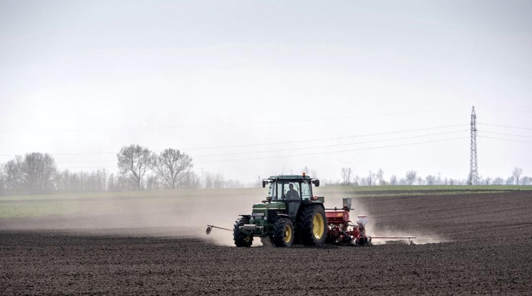 Az Európai Bizottság 20 százalékkal csökkentené az agráriumra fordítható támogatás összegét