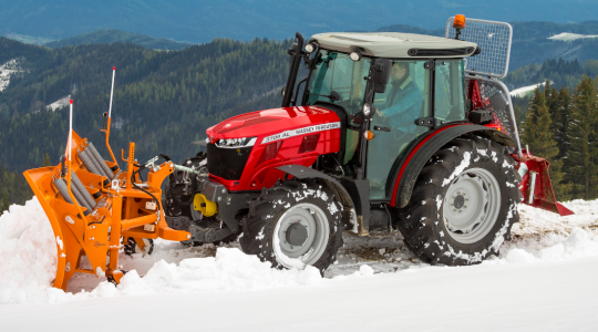 Három új, 100 LE alatti kompakt-traktort mutat be a Massey Ferguson