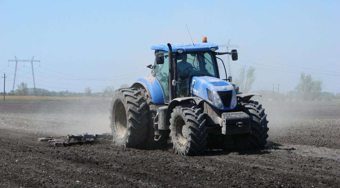 Növekvő traktorpiac és extrém munkagépek