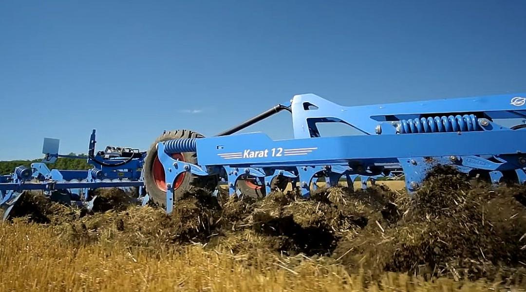Itthon először bemutatott rövidtárcsa és kötött talajra is kiváló nehézkultivátor – VIDEÓ