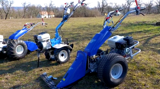 Egytengelyes traktorral is lehet könnyedén, prémium munkát végezni – VIDEÓK!