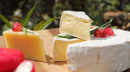 Lesújtó hírek: több legendás sajt is eltűnhet a piacról a koronavírus miatt